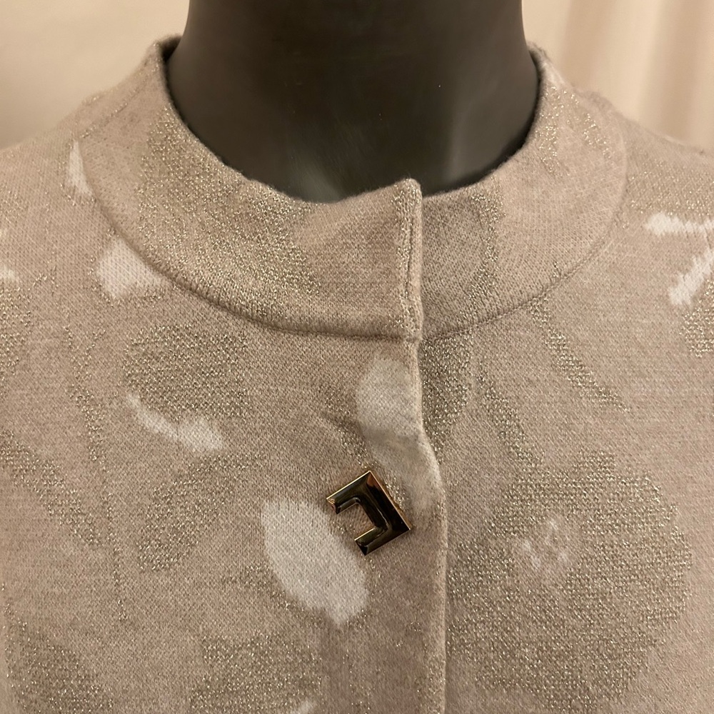 (NWT) Neutral Stretch Sweater Jacket W/ Gold Thread Accents & Hardware (Size 3X) - Picture 5 of 11